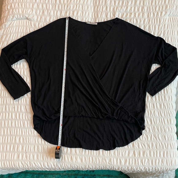 🌟 Boho Black V Neck Long Sleeve Draped Surplice Top Size L - Picture 6 of 10
